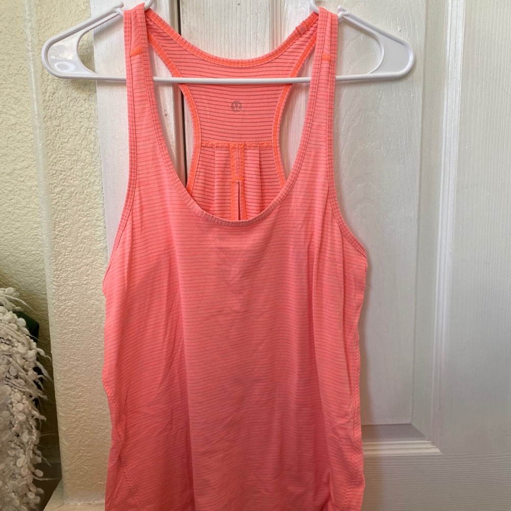 Lululemon top
